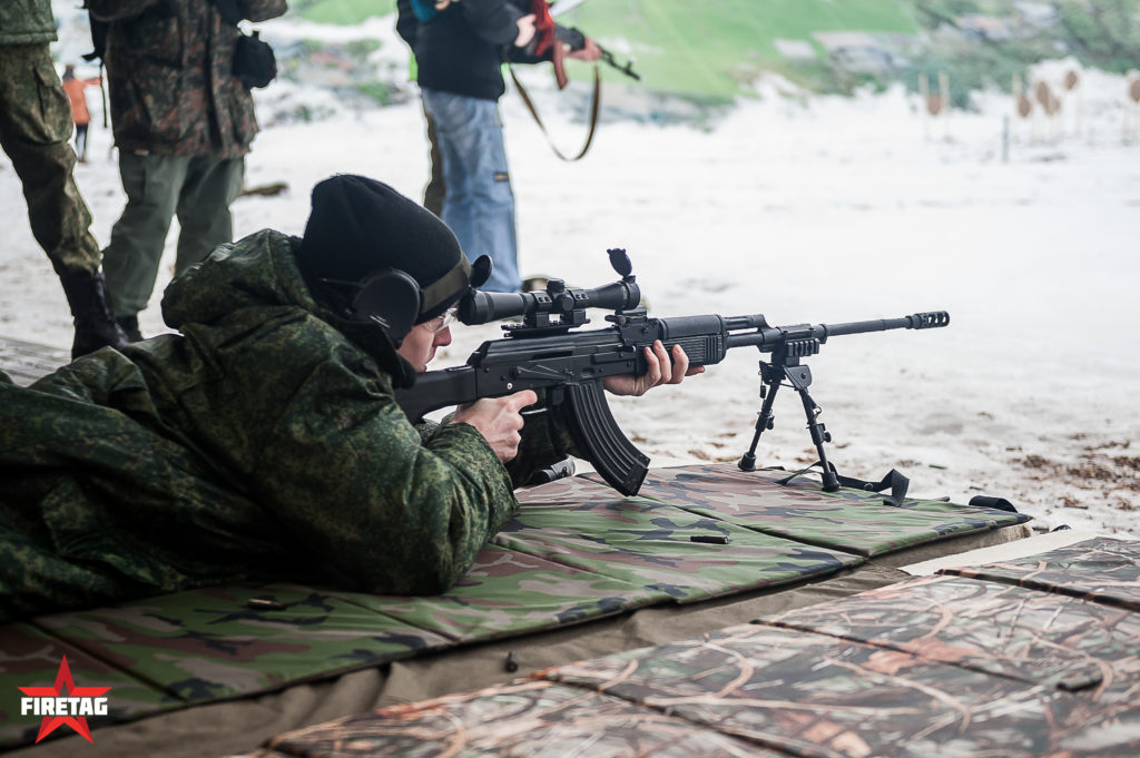 Юнармеец стреляет из снайперской версии РПК